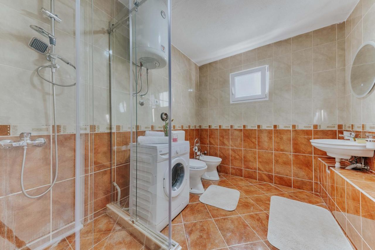 Apartmani Vittoria Bar Bagian luar foto