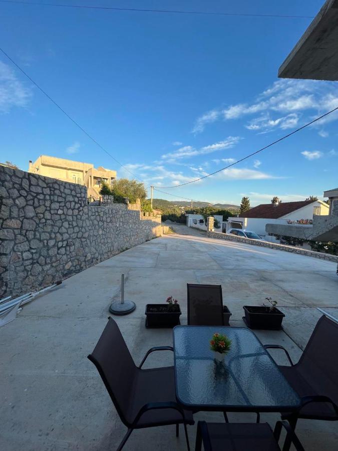 Apartmani Vittoria Bar Bagian luar foto