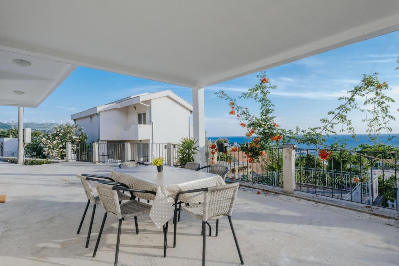 Apartmani Vittoria Bar Bagian luar foto